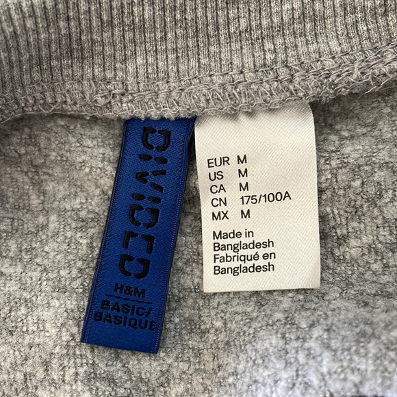 H&M Sweatshirt - Picture 3 of 3